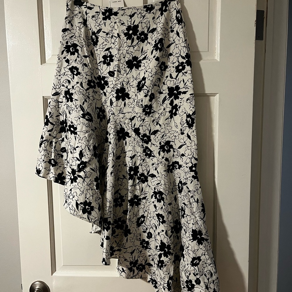 NWT Polo by Ralph Lauren linen Black Floral on White Asymmetrical Ruffle Skirt